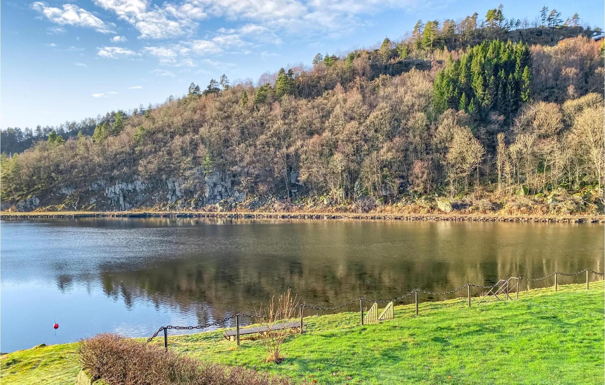 2 Bedroom Stunning Home In Lyngdal Exterior foto