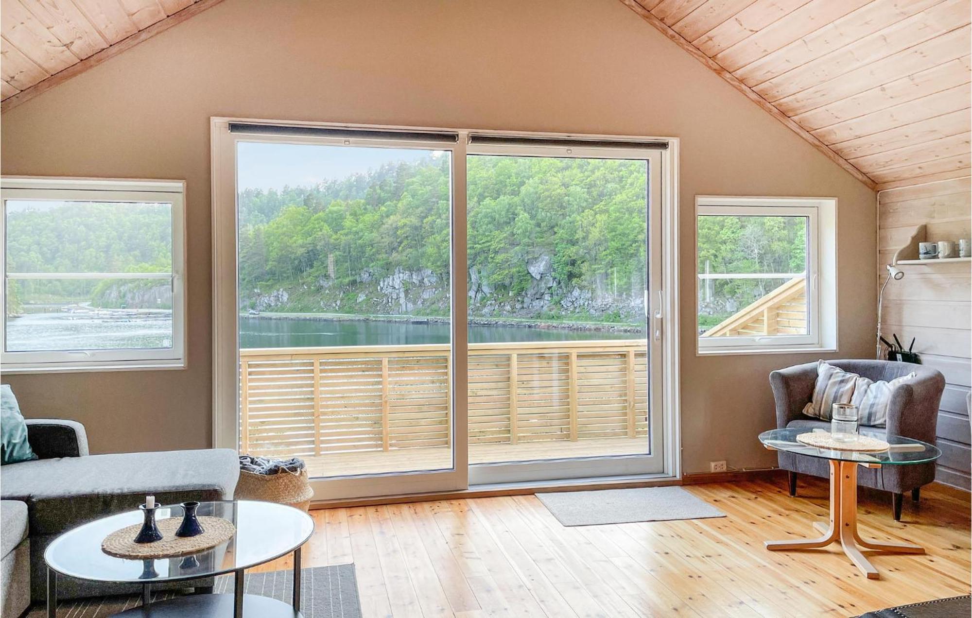 2 Bedroom Stunning Home In Lyngdal Exterior foto